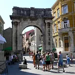 公寓 Nona Marija Centar 普拉
